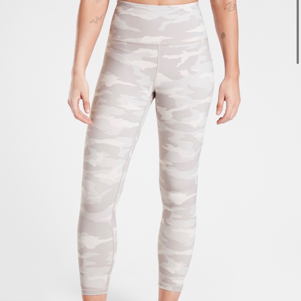 ATHLETA Elation Camo 7/8 Tight in Taupe